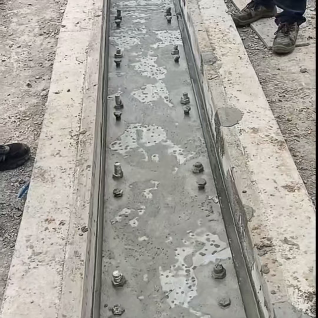 邛崃港口码头起重机龙门吊重型机械设备稳固用早强快凝轨道胶泥